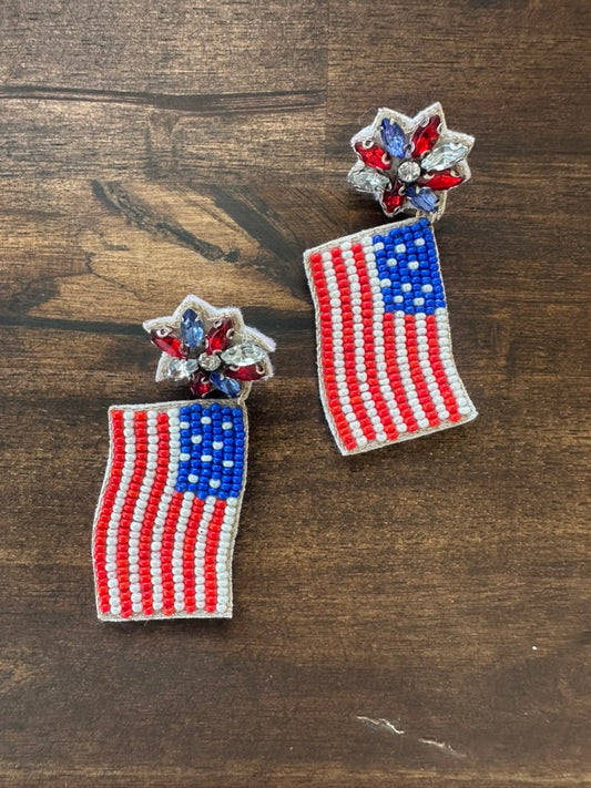 Beaded American Flag Drop Earring| 4th of July| Patriotic Earrings| Red White & Blue (Copy)