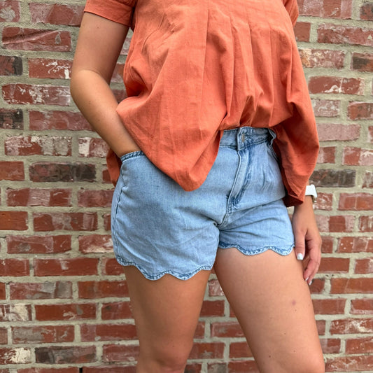Western Scalloped Trim Pockets Denim Shorts