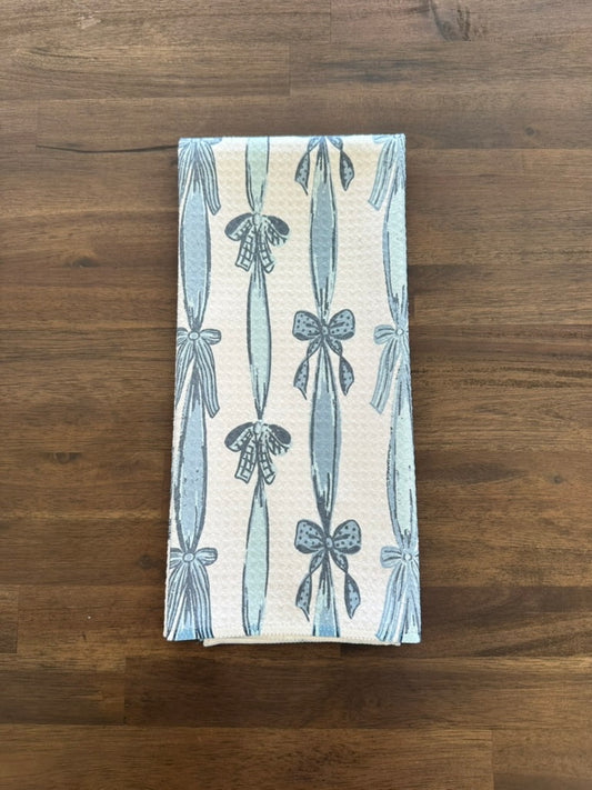 Chinoiserie Bow Kitchen Towel Vase Blue White Preppy